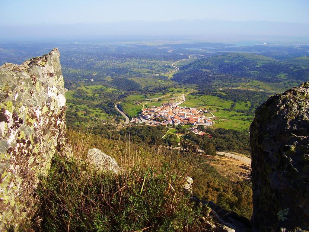 Гостевой дом Los Montes Касас-де-Миравете Экстерьер фото